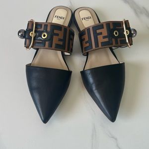 FENDI
WOMENS LEATHER SLIP ON MULES